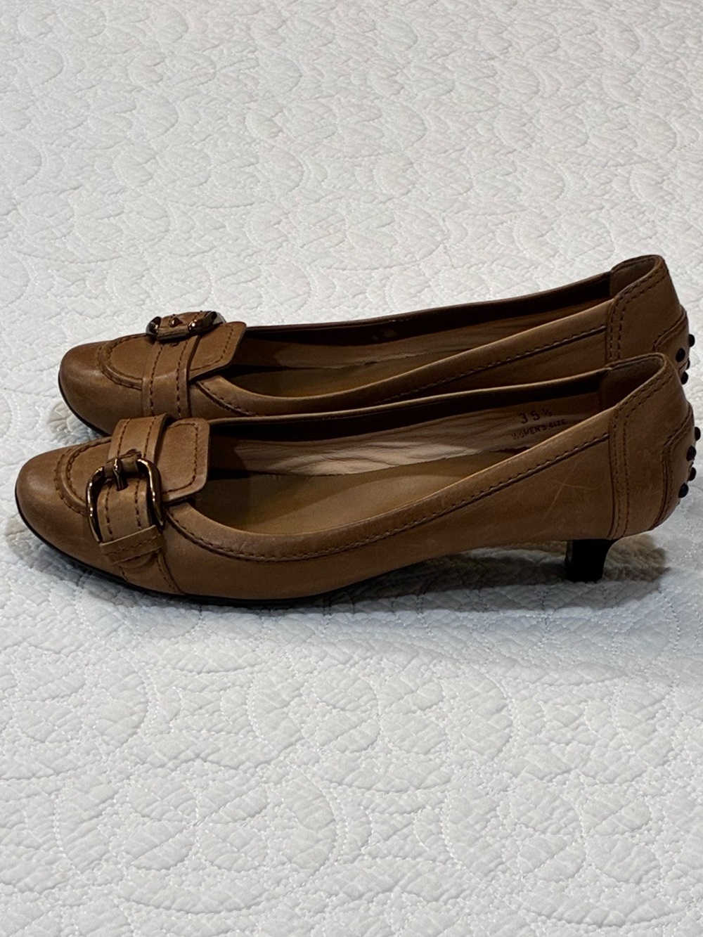TOD'S Tan Leather Buckle Kitten Heel Pumps Shoes Size US 5.5